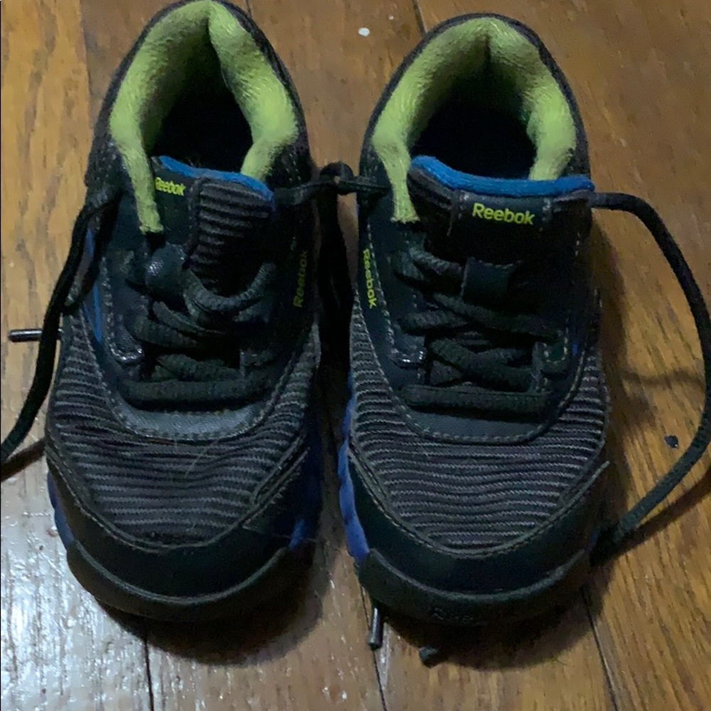 Little boys size 7 Reebok sneakers